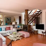 Дом отдыха Retreat, Pool, Beach, Sintra Коларес