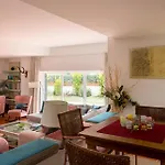 Retreat, Pool, Beach, Sintra Дом отдыха